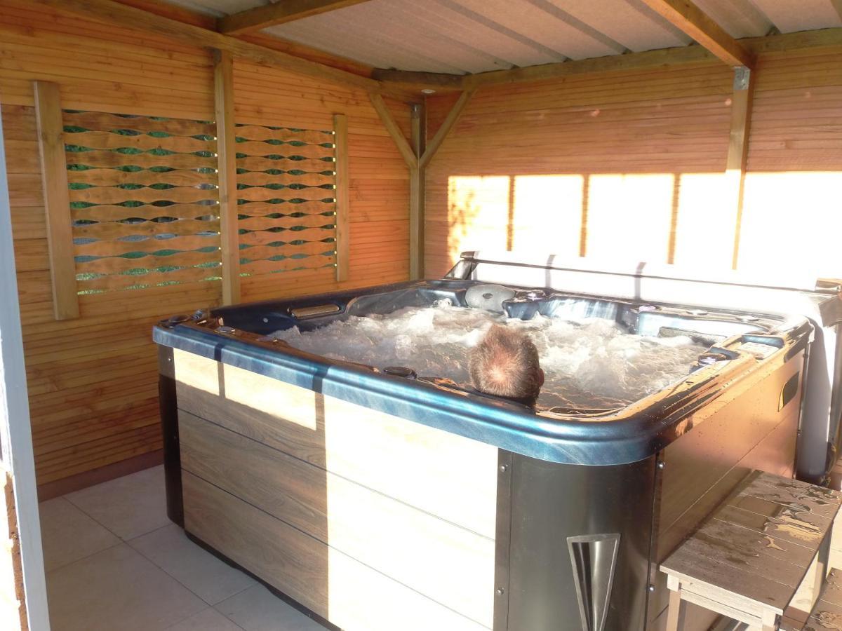Roulotte Acces Privatif Spa Pauilhac Ngoại thất bức ảnh
